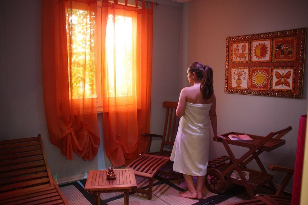 Hotel Villaggio Calaghena 4*